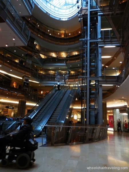 Mall: Complexe Desjardins