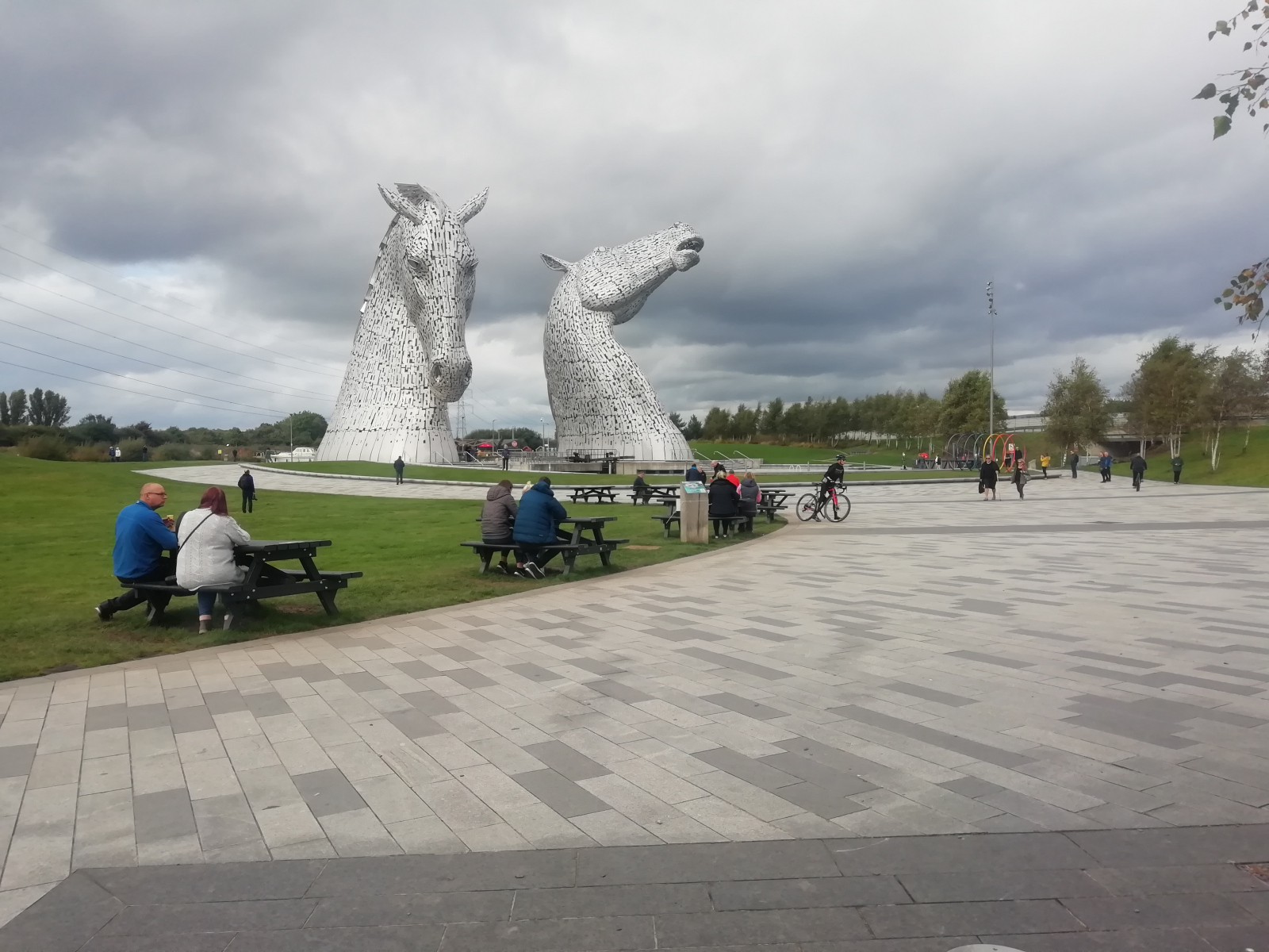 Kelpies-path-by-visitor-centre-parking