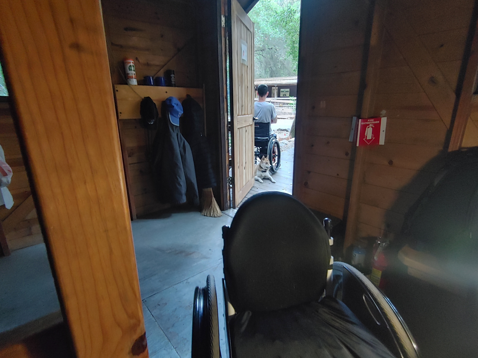 campground-cabin-inside-6