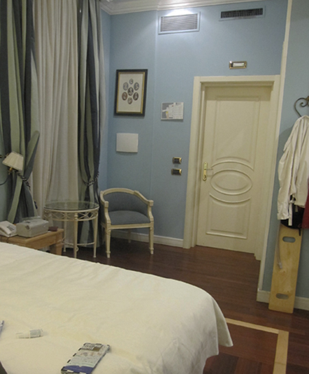 Hotel_Alabardieri_Bedroom_1